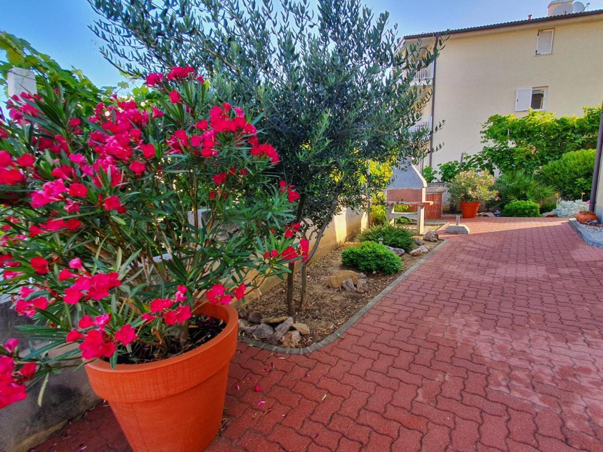 Apartments Mirica 2 Baška Buitenkant foto